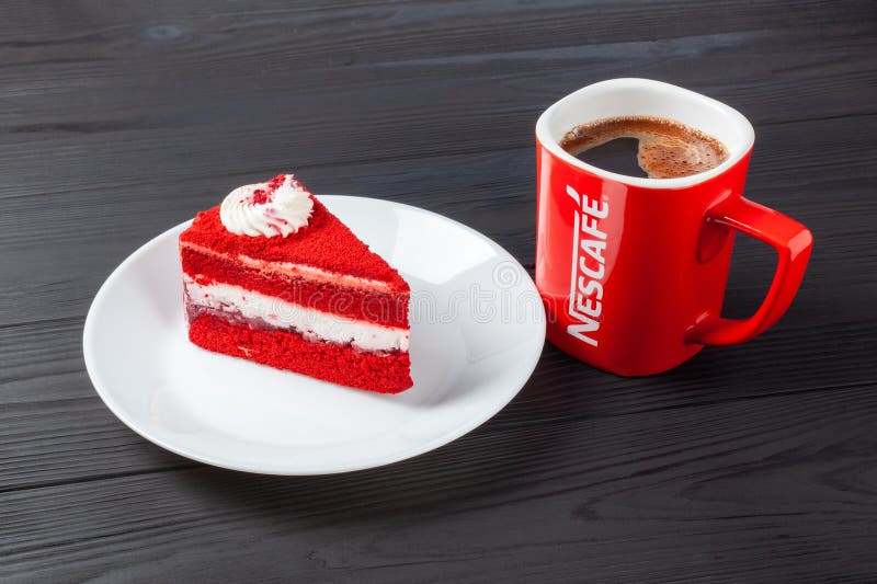 зOlOTISTый PRO -PROVEROLOL C KREMOMOM, PODANAEMый -C -AшKOйCOFE NESCAFE ...